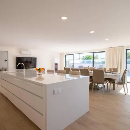 Magnificent 6-bedroom Villa Carvoeiro (Lagoa)